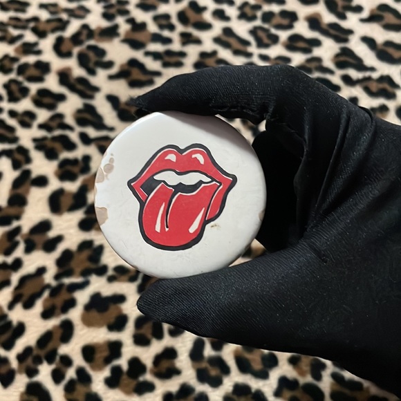 THE ROLLING STONES 🎸 Vintage Rock Pop Music Button Pin Pinback Mick Jagger Lips - Picture 10 of 10